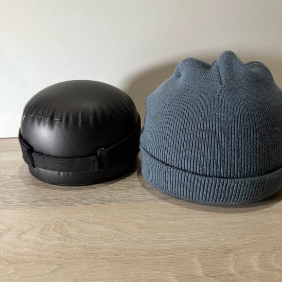 2 PCS VTG NBA Charlotte Bobcats Black Visor and Gray Beanie - Picture 3 of 4